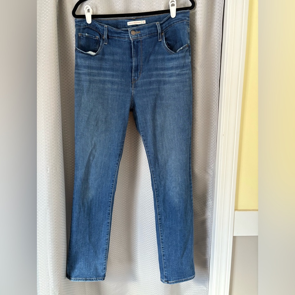 Levi's 724 high rise straight leg 32w x 30l